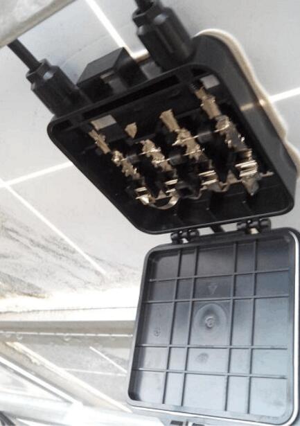 光伏接线盒细节描述