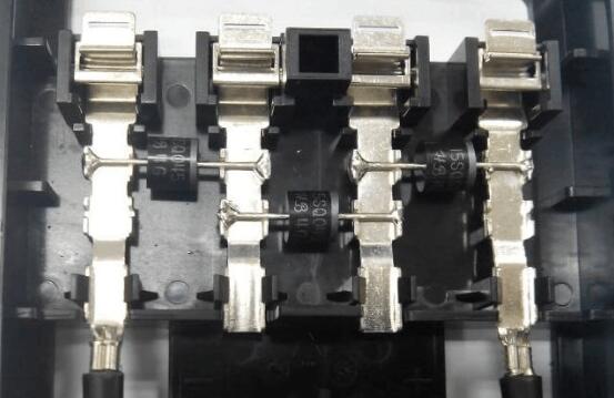 光伏接线盒细节描述