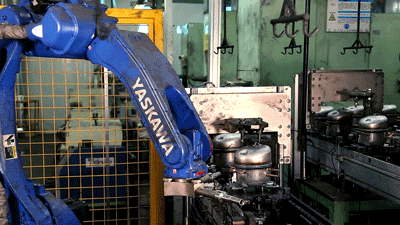 机器人焊接已广泛应用在汽车制造业