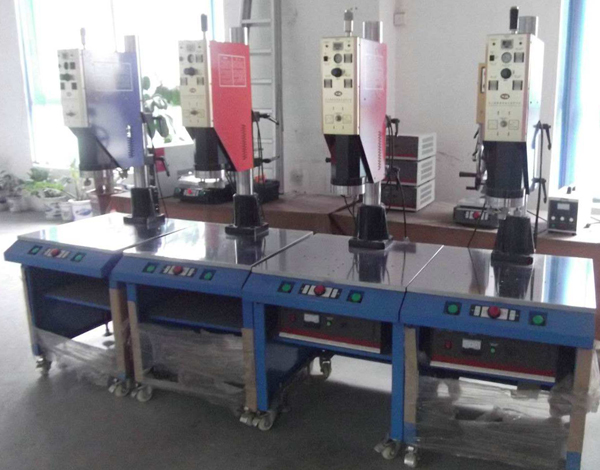 15k/4200w超声波塑料焊接机