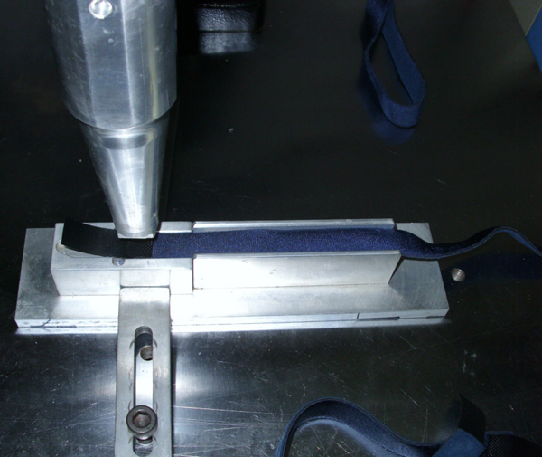 粘带扣超声波焊接机