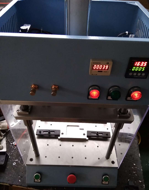 多点热熔铆焊机