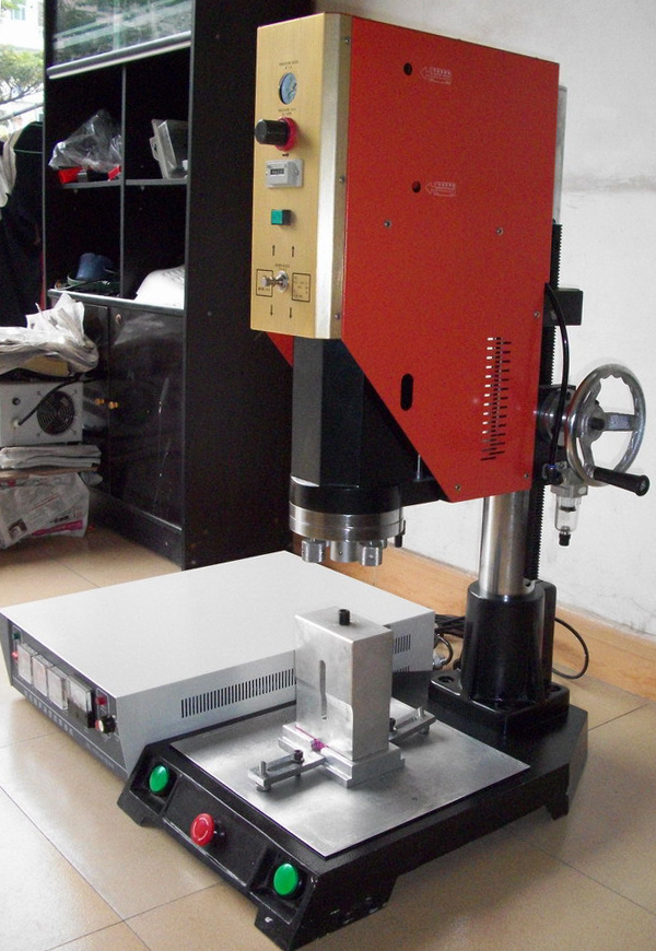 电源适配器焊接机