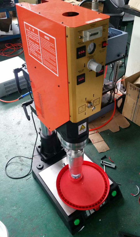 润滑油桶盖焊接机