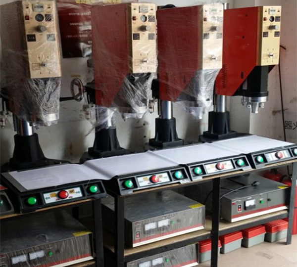 USB插接头超声波焊接机